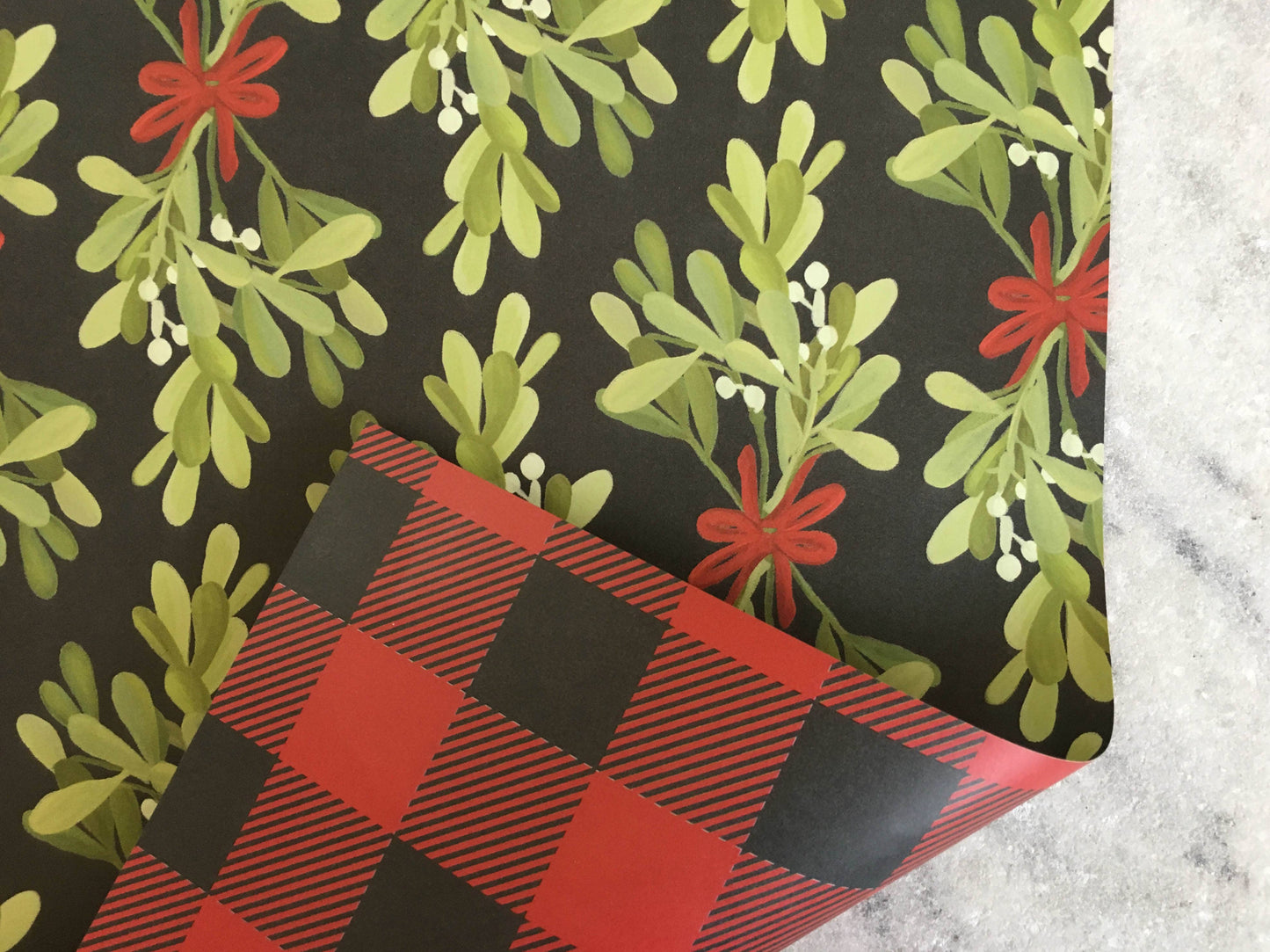 Reversible Mistletoe Gift Wrap Sheets