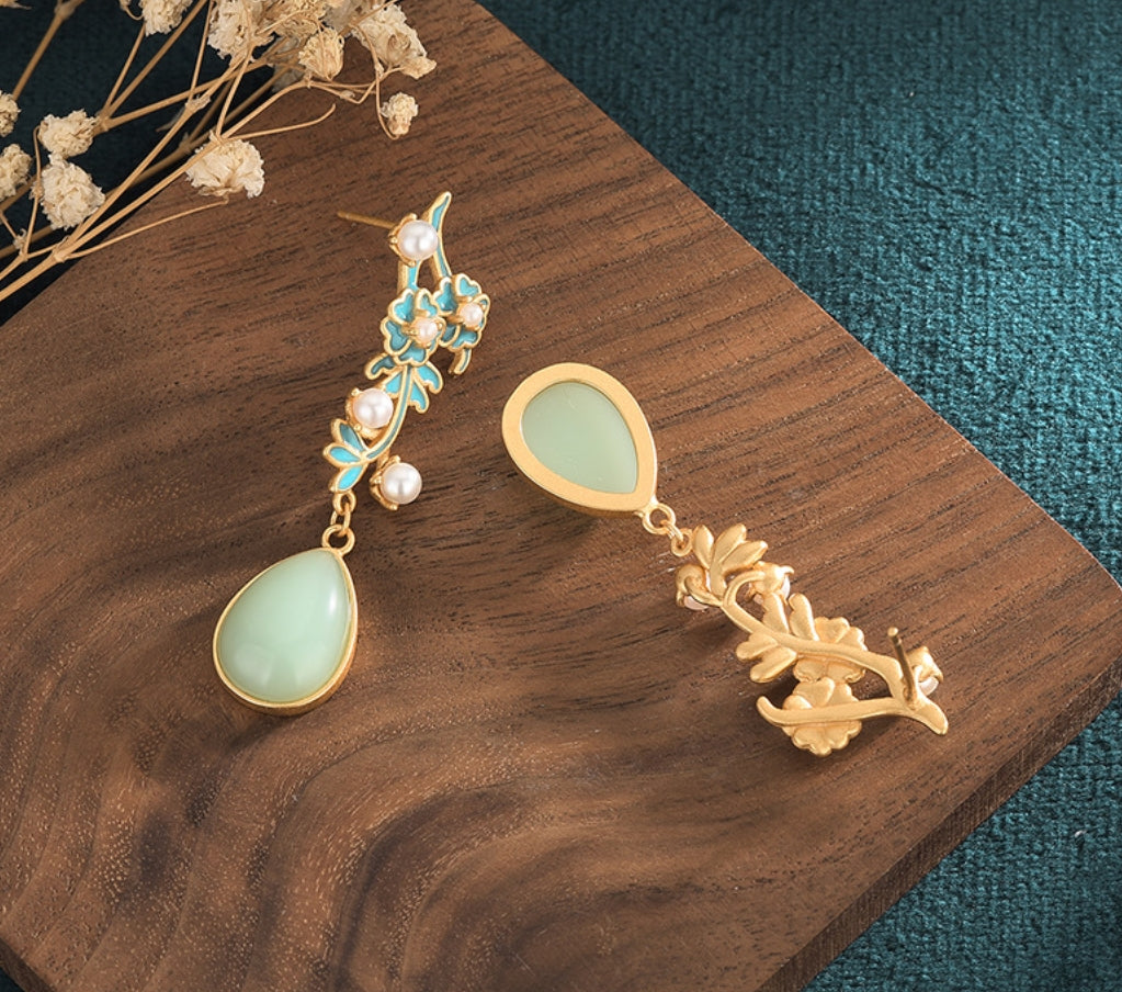 Elegant Pearls On Enamel Flowers Earrings